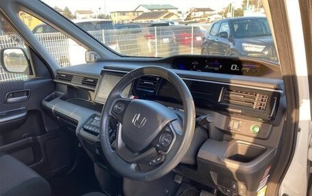 Honda Stepwgn IV, 2018 год, 1 572 000 рублей, 14 фотография