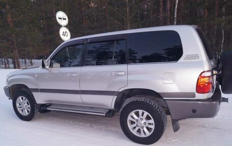 Toyota Land Cruiser 100 рестайлинг 2, 2000 год, 2 180 000 рублей, 3 фотография