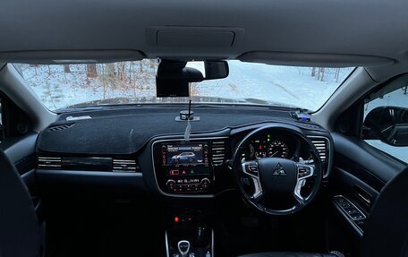 Mitsubishi Outlander III рестайлинг 3, 2015 год, 2 540 000 рублей, 3 фотография