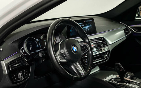 BMW 5 серия, 2017 год, 3 640 000 рублей, 11 фотография