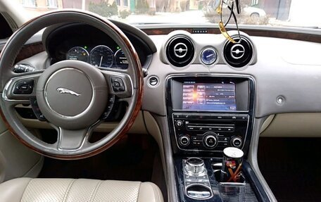 Jaguar XJ IV (X351), 2011 год, 1 950 000 рублей, 8 фотография