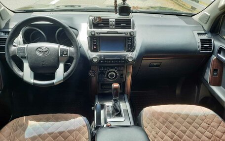 Toyota Land Cruiser Prado 150 рестайлинг 2, 2013 год, 3 650 000 рублей, 8 фотография