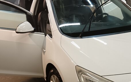 Opel Astra J, 2011 год, 1 000 000 рублей, 17 фотография
