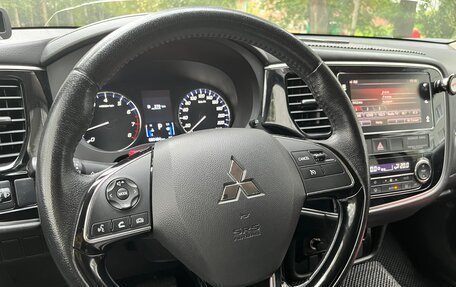 Mitsubishi Outlander III рестайлинг 3, 2018 год, 2 300 000 рублей, 8 фотография