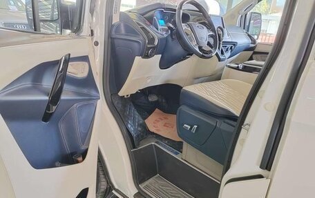 Ford Tourneo Custom I рестайлинг, 2022 год, 3 900 000 рублей, 4 фотография