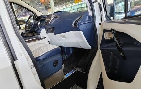Ford Tourneo Custom I рестайлинг, 2022 год, 3 900 000 рублей, 6 фотография