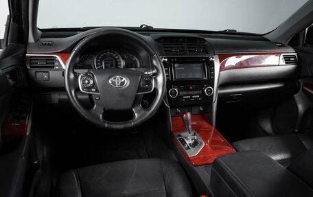 Toyota Camry, 2011 год, 1 999 000 рублей, 8 фотография