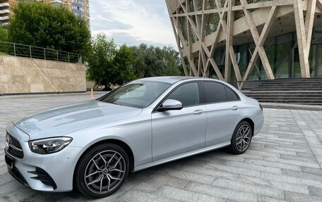 Mercedes-Benz E-Класс, 2021 год, 5 750 000 рублей, 3 фотография