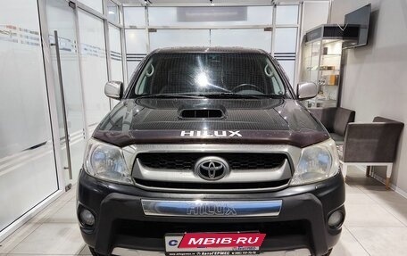 Toyota Hilux VII, 2011 год, 1 831 000 рублей, 2 фотография