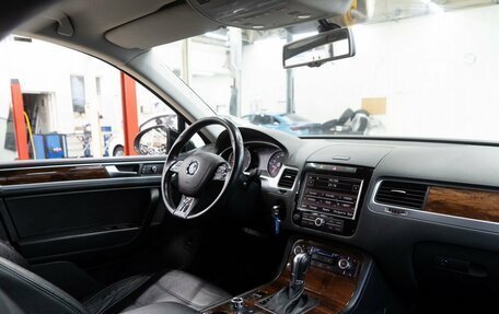 Volkswagen Touareg III, 2011 год, 2 559 000 рублей, 18 фотография