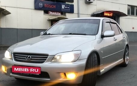 Lexus IS II рестайлинг 2, 2000 год, 1 000 000 рублей, 10 фотография