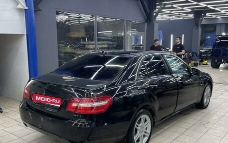 Mercedes-Benz E-Класс, 2011 год, 1 950 000 рублей, 3 фотография