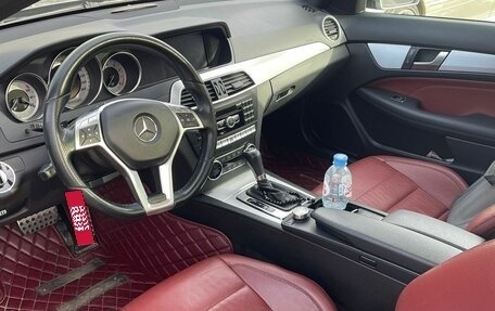Mercedes-Benz C-Класс, 2011 год, 1 750 000 рублей, 5 фотография