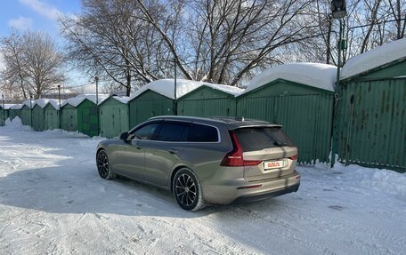 Volvo V60 II, 2019 год, 3 000 000 рублей, 5 фотография