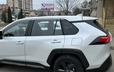 Toyota RAV4, 2023 год, 4 650 000 рублей, 4 фотография