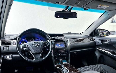 Toyota Camry, 2017 год, 2 299 000 рублей, 16 фотография