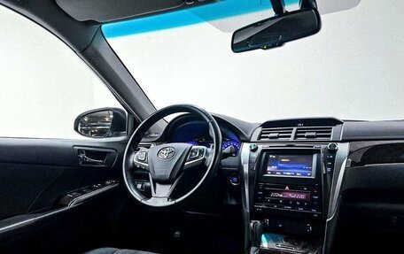Toyota Camry, 2017 год, 2 299 000 рублей, 22 фотография