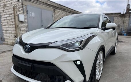 Toyota C-HR I рестайлинг, 2019 год, 2 750 000 рублей, 4 фотография