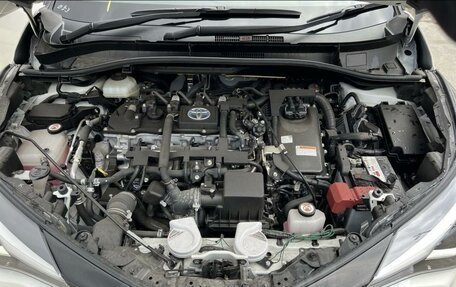 Toyota C-HR I рестайлинг, 2019 год, 2 750 000 рублей, 11 фотография