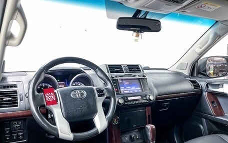 Toyota Land Cruiser Prado 150 рестайлинг 2, 2015 год, 3 680 000 рублей, 23 фотография