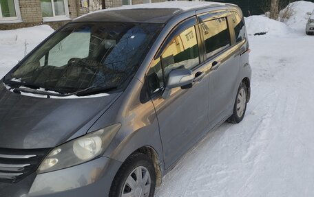 Honda Freed I, 2011 год, 1 250 000 рублей, 2 фотография