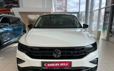 Volkswagen Tiguan II, 2021 год, 3 699 000 рублей, 5 фотография