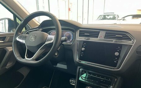 Volkswagen Tiguan II, 2021 год, 3 699 000 рублей, 23 фотография
