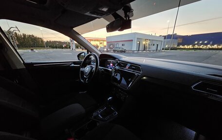 Volkswagen Tiguan II, 2018 год, 3 800 000 рублей, 6 фотография