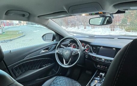 Buick Regal VI, 2017 год, 1 650 000 рублей, 9 фотография