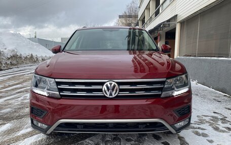 Volkswagen Tiguan II, 2018 год, 2 980 000 рублей, 2 фотография