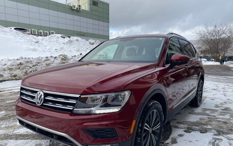 Volkswagen Tiguan II, 2018 год, 2 980 000 рублей, 3 фотография