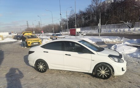 Hyundai Solaris II рестайлинг, 2013 год, 950 000 рублей, 10 фотография