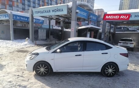 Hyundai Solaris II рестайлинг, 2013 год, 950 000 рублей, 12 фотография
