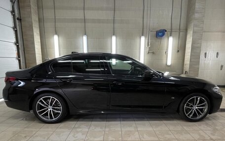 BMW 5 серия, 2022 год, 6 460 000 рублей, 2 фотография