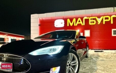 Tesla Model S I, 2014 год, 2 035 000 рублей, 1 фотография