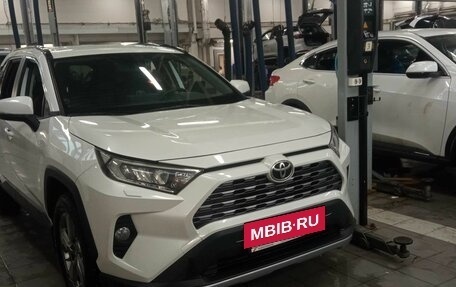 Toyota RAV4, 2021 год, 3 604 000 рублей, 2 фотография