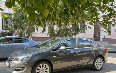 Opel Astra J, 2014 год, 1 300 000 рублей, 2 фотография