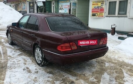 Mercedes-Benz E-Класс, 1995 год, 325 000 рублей, 5 фотография