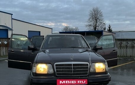 Mercedes-Benz E-Класс, 1993 год, 295 000 рублей, 2 фотография