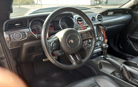 Ford Mustang VI рестайлинг, 2015 год, 2 500 000 рублей, 10 фотография
