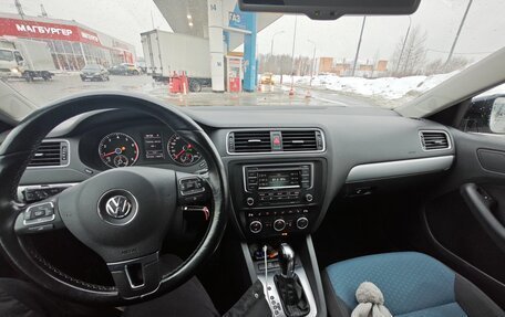 Volkswagen Jetta VI, 2013 год, 1 000 000 рублей, 9 фотография