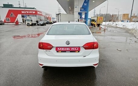 Volkswagen Jetta VI, 2013 год, 1 000 000 рублей, 2 фотография