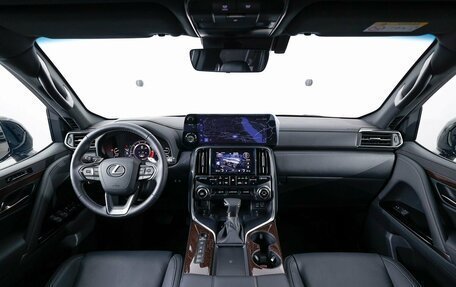 Lexus LX, 2022 год, 18 990 000 рублей, 12 фотография