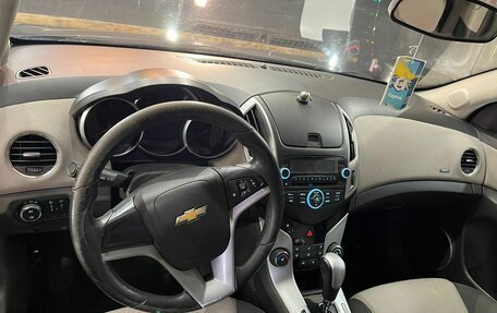 Chevrolet Cruze II, 2012 год, 670 000 рублей, 3 фотография