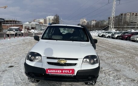 Chevrolet Niva I рестайлинг, 2018 год, 900 000 рублей, 3 фотография