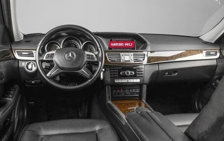 Mercedes-Benz E-Класс, 2013 год, 1 949 000 рублей, 6 фотография