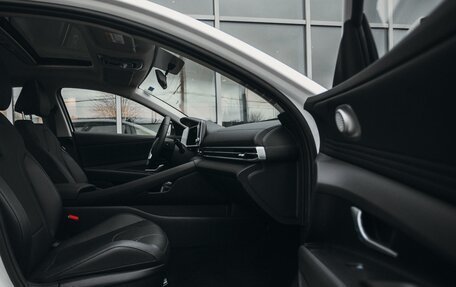 Hyundai Elantra, 2023 год, 2 730 000 рублей, 8 фотография