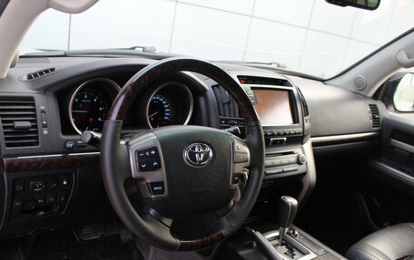 Toyota Land Cruiser 200, 2010 год, 2 990 000 рублей, 11 фотография