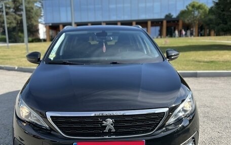 Peugeot 308 II, 2018 год, 1 500 000 рублей, 2 фотография