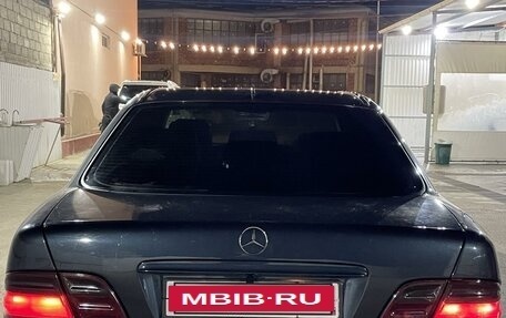 Mercedes-Benz E-Класс, 2000 год, 780 000 рублей, 3 фотография